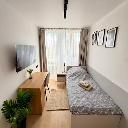 Warsaw Central Rooms *